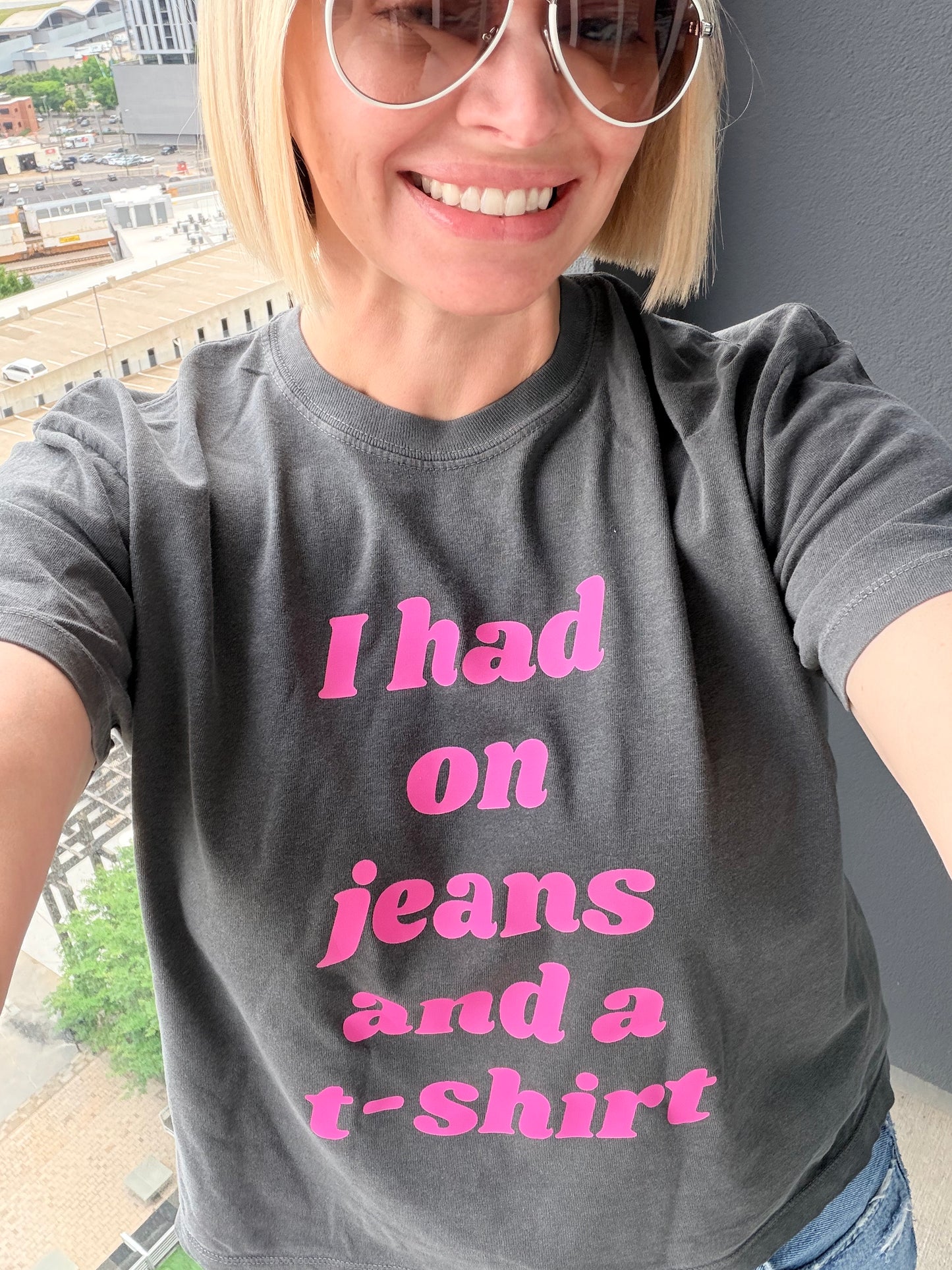 Jeans & A T-Shirt short sleeve